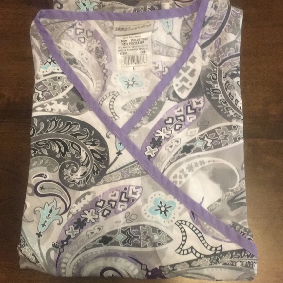 Uniform Advantage Scrubs Printed Top Small - Picture 2 of 6